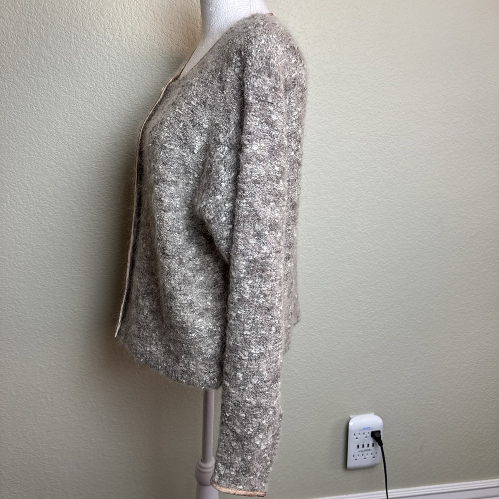 Casual Corner Sweater Medium Womens Gray Wool Blend Boucle Vintage Outerwear TLC - Picture 4 of 8